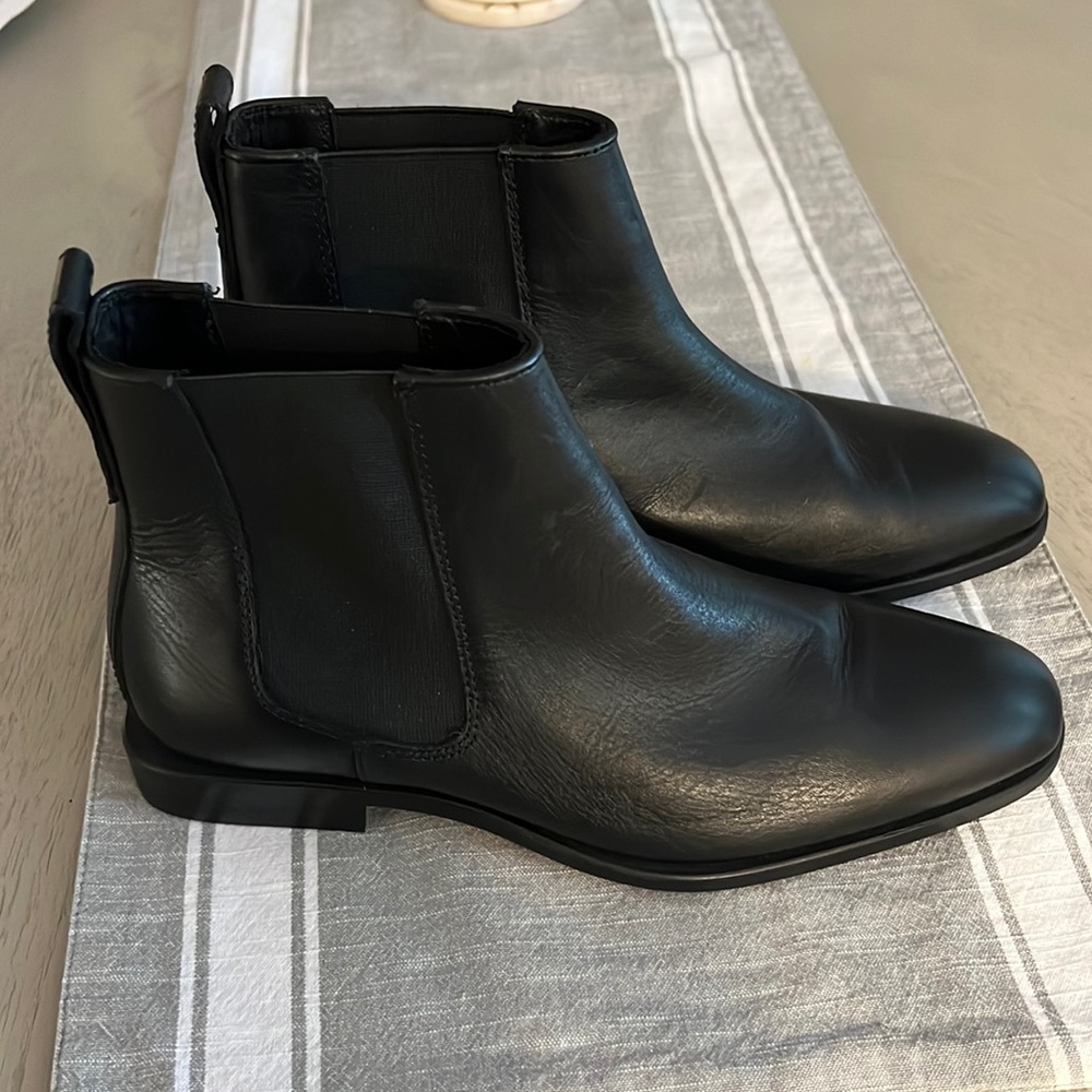 New without tags size 10.5 Zara Black Leather Booties
